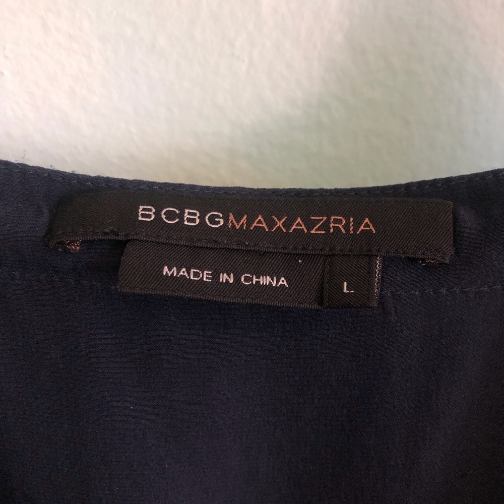 BCBGMAXAZIRA navy blue blouse. - Picture 3 of 4